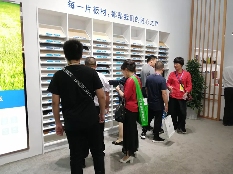 海創(chuàng)嘉興展會(huì)現(xiàn)場.jpg 海創(chuàng)嘉興集成吊頂展.jpg