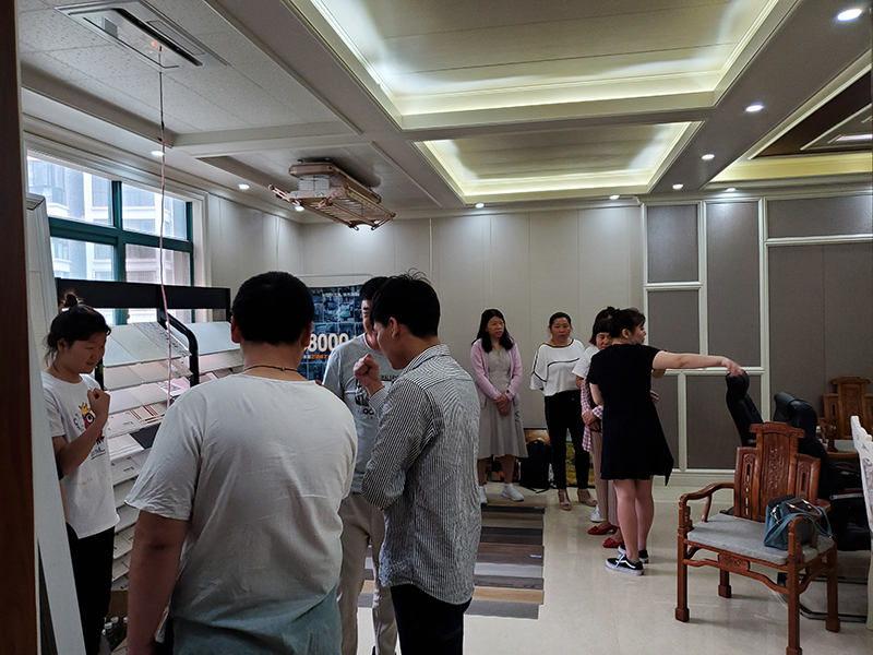 海創(chuàng)商學院培訓.jpg 海創(chuàng)集成墻面.jpg